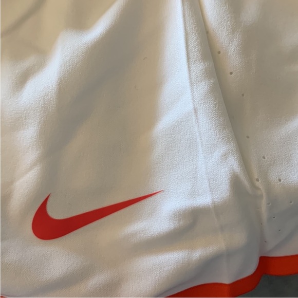 Nike white tennis skirt Dri fit, size Large. - Picture 8 of 10